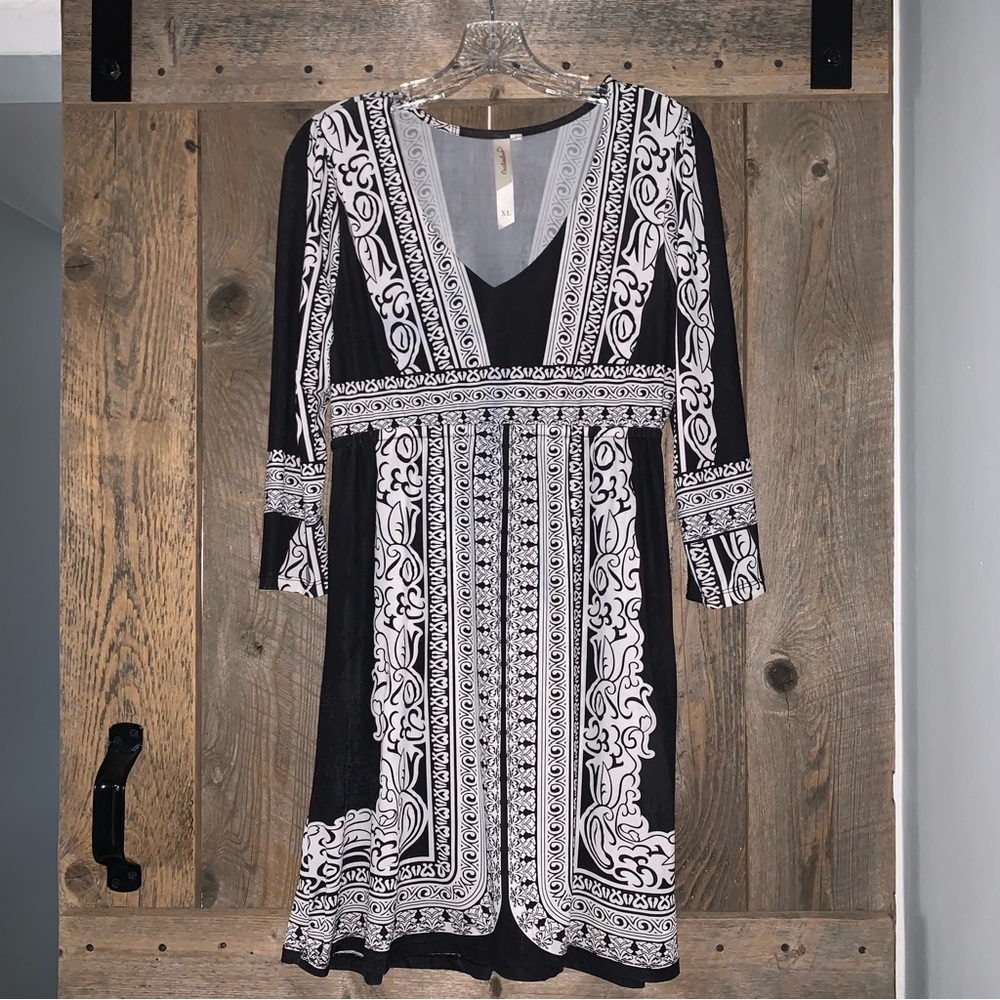 Women’s XL Black White 3/4 Sleeve Boho Dress Knee Length Empire Waist Pilling